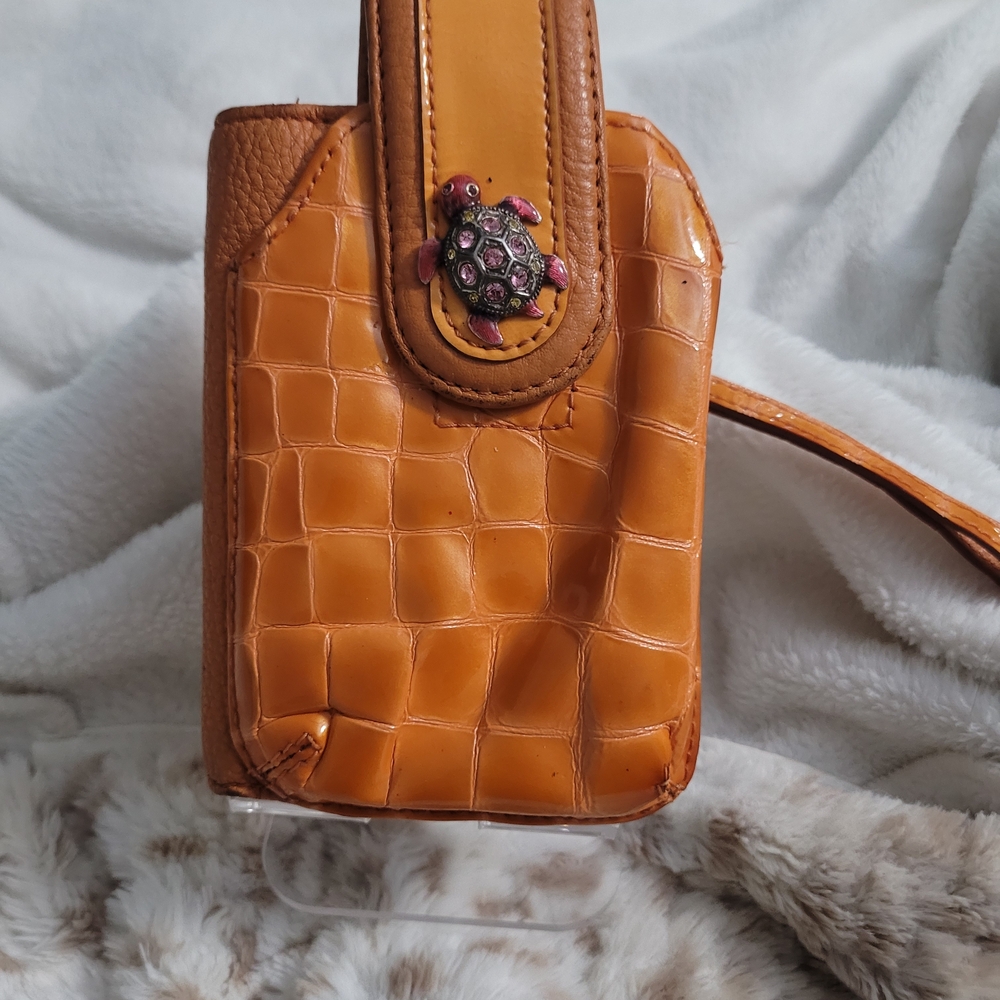 Crocodile Pattern Tan Bag with Turtle Accent - image 1